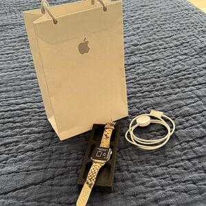 Apple aluminum Smartwatch with Charger and Bag